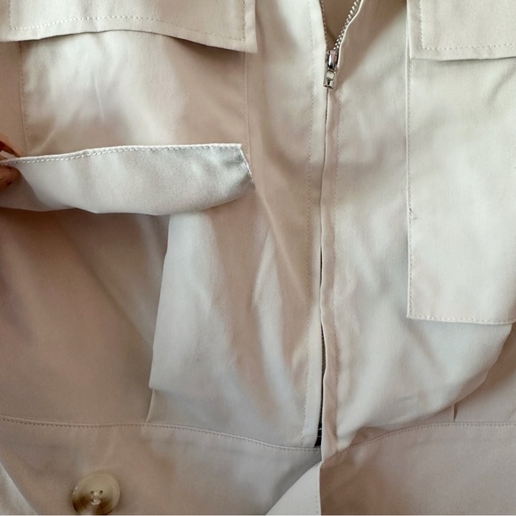 NWT Vestique Safe and Sound Romper Cream Utility Medium - Picture 7 of 11